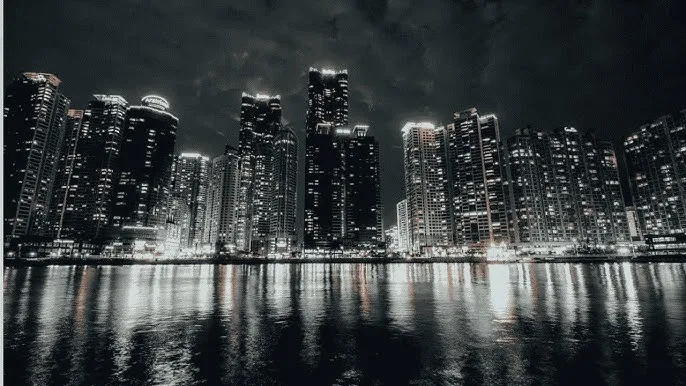 村上里沙快播 - 城市之光：霓虹背后的人间烟火